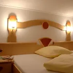 Alpenherz Garni Hotel 4*