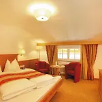 Alpenherz Garni Hotel 4*