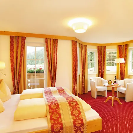 Hotel Alpenherz Garni 4*