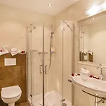 Hotel Alpenherz Garni 4*