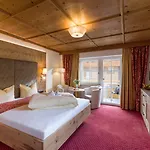 Hotel Alpenherz Garni