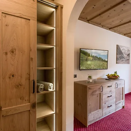 Alpenherz Hotel Garni 4*